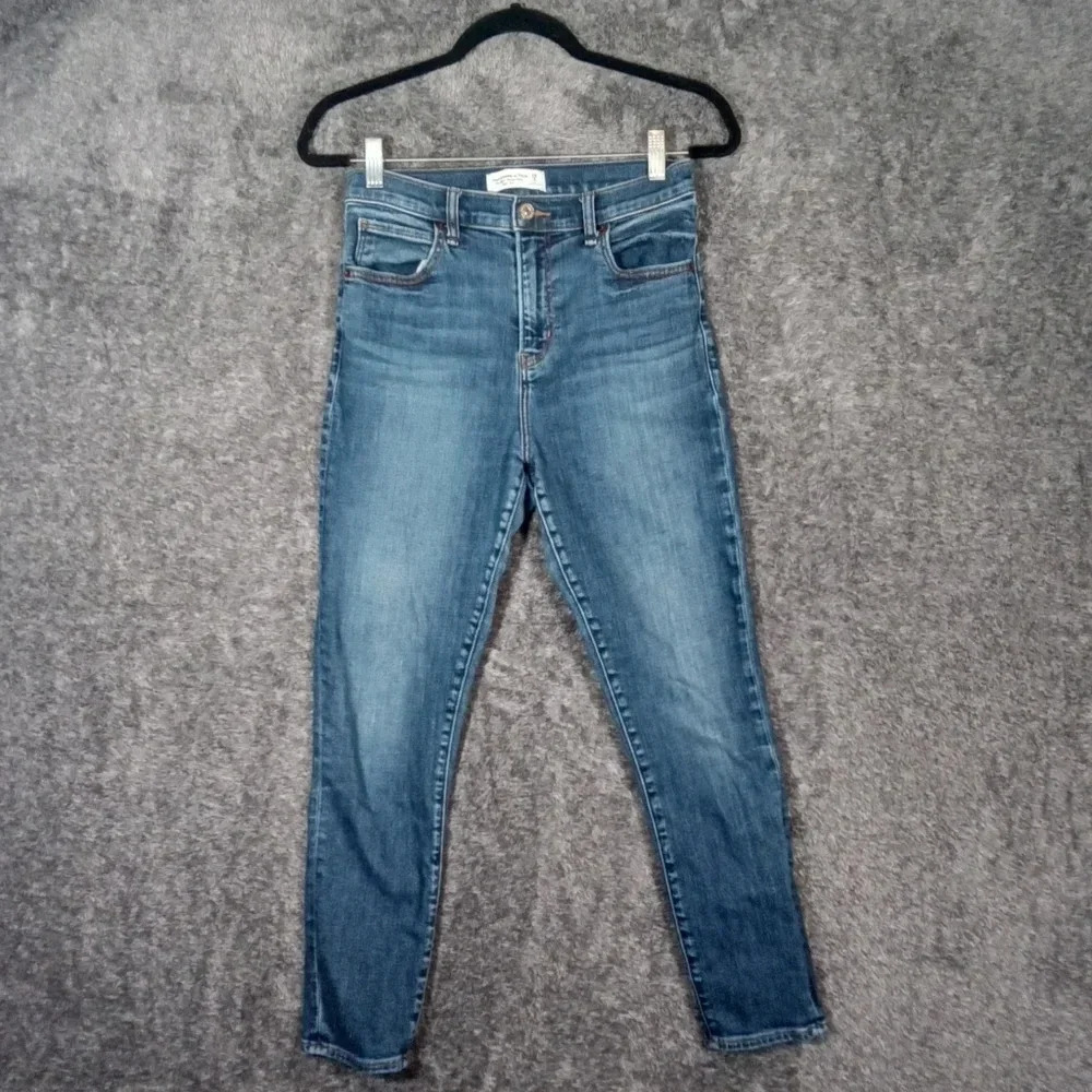 Abercrombie & Fitch The super skinny ankle High Rise women's 28